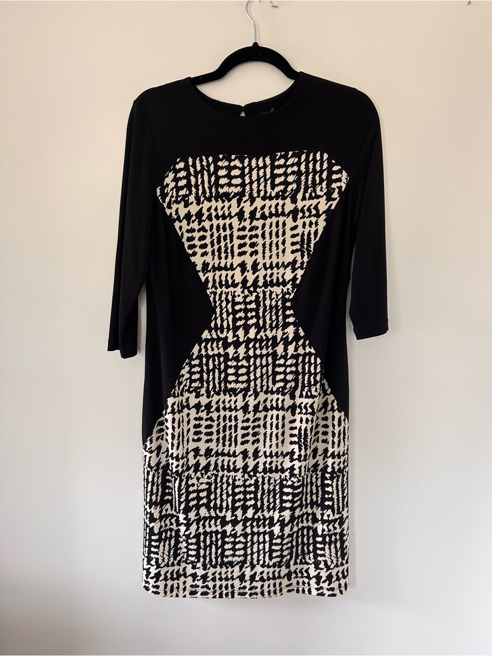 NWOT Nina Leonard Printed Sheath Dress